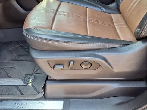 Used 2023 Chevrolet Silverado 1500 High Country w/ High Country Premium Package AWD/4WD image 19