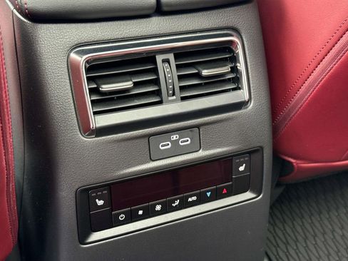 Certified 2025 MAZDA CX-70 3.3 Turbo w/ Premium Plus Pkg image 16