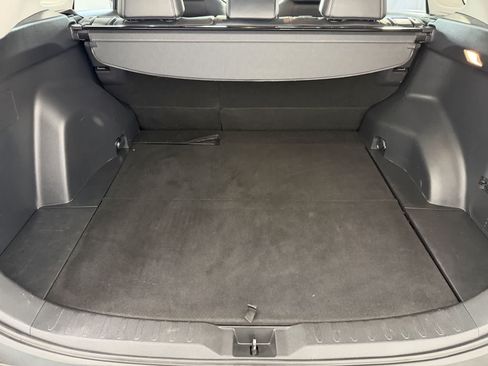 Used 2021 Toyota RAV4 XLE Premium AWD/4WD image 5