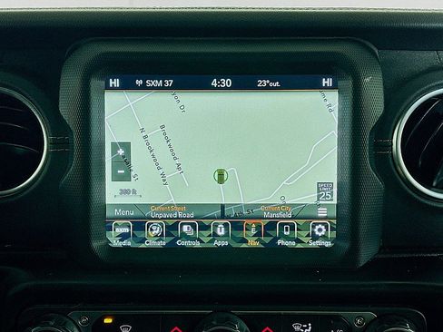 Used 2022 Jeep Wrangler Unlimited Sahara image 15