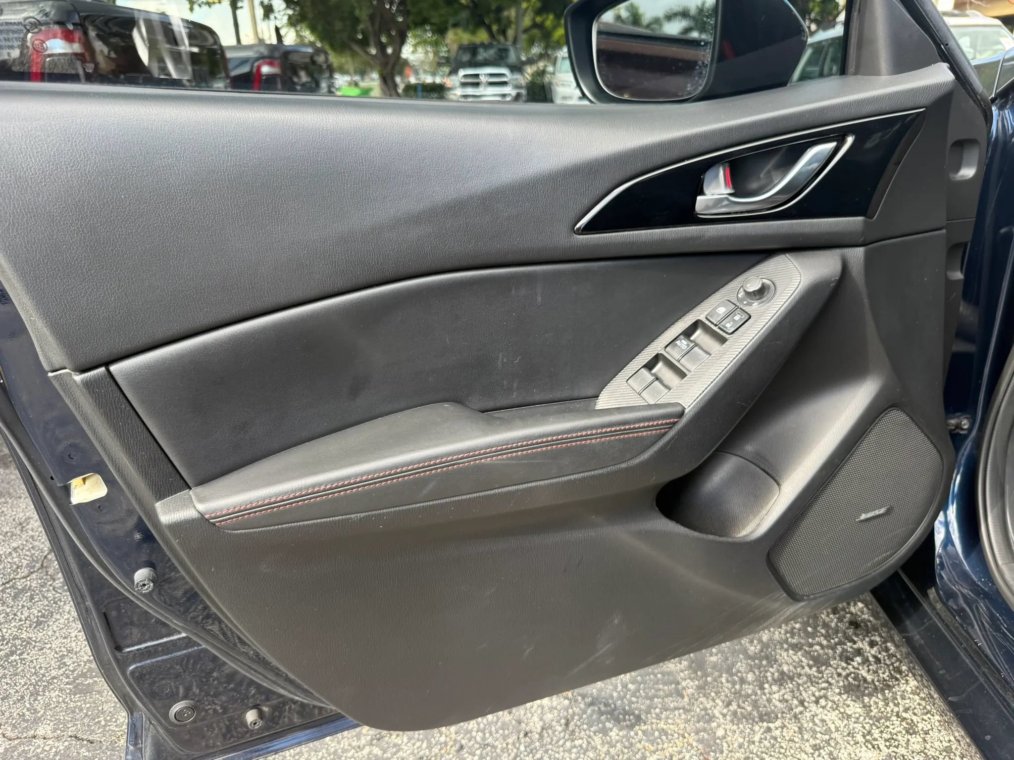 Used 2016 MAZDA MAZDA3 s Touring FWD image 34