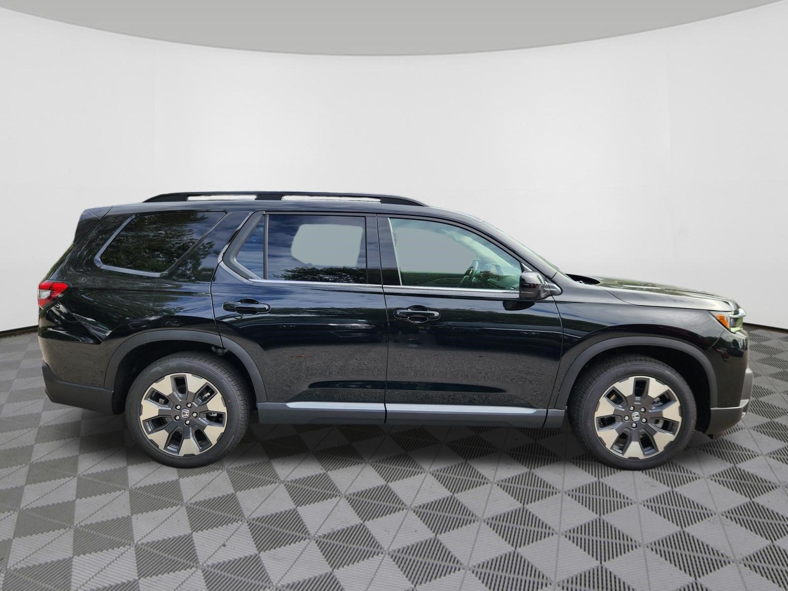New 2026 Honda Pilot Touring image 6