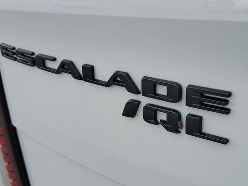 New 2026 Cadillac Escalade IQL Sport 1 w/ LPO, ONYX Package AWD/4WD image 12