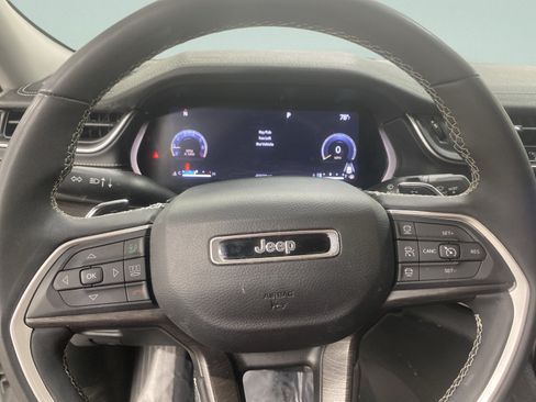 Used 2023 Jeep Grand Cherokee Limited w/ Luxury Tech Group II AWD/4WD image 17