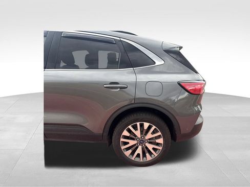 Certified 2021 Ford Escape Titanium AWD/4WD image 36