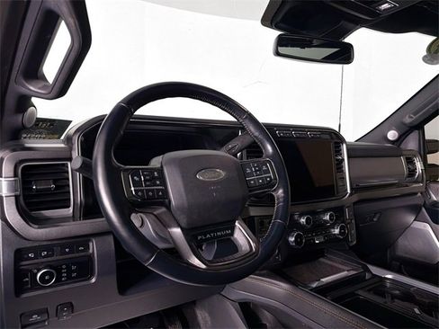 Used 2024 Ford F250 Platinum image 9