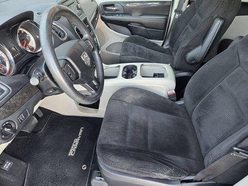Used 2014 Dodge Grand Caravan SXT FWD image 13
