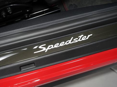 Used 2019 Porsche 911 Speedster RWD image 36