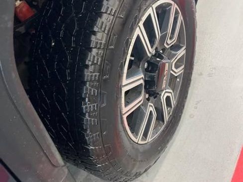 Used 2023 GMC Sierra 2500 AT4 w/ AT4 Preferred Package AWD/4WD image 11