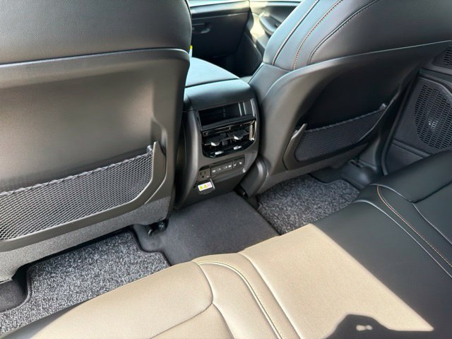 New 2026 Jeep Grand Cherokee Limited AWD/4WD image 10