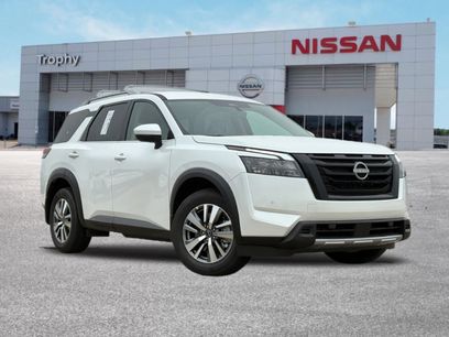 New 2025 Nissan Pathfinder SL w/ Black Appearance Package