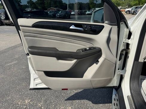 Used 2015 Mercedes-Benz ML 350 4MATIC w/ Premium 1 Package image 17