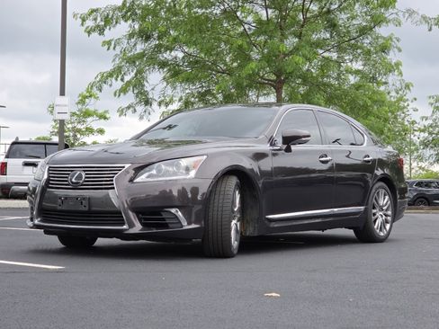 Used 2015 Lexus LS 460 AWD w/ Comfort Package image 19