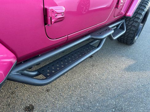 Used 2021 Jeep Wrangler Unlimited Rubicon w/ Xtreme Recon 35" Tire Package image 13