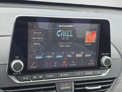 Used 2025 Nissan Altima 2.5 SV image 10