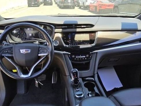 Used 2024 Cadillac XT6 Sport w/ Platinum Package AWD/4WD image 6