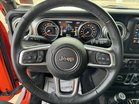 Used 2018 Jeep Wrangler Unlimited Sahara w/ Safety Group image 18