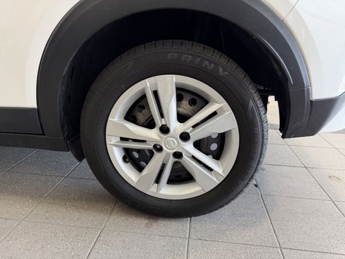 Used 2021 Nissan Kicks S FWD image 6