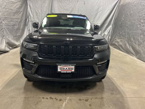 Used 2023 Jeep Grand Cherokee Limited w/ Black Appearance Package AWD/4WD image 2