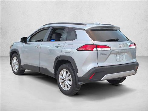 Used 2024 Toyota Corolla Cross LE FWD image 7