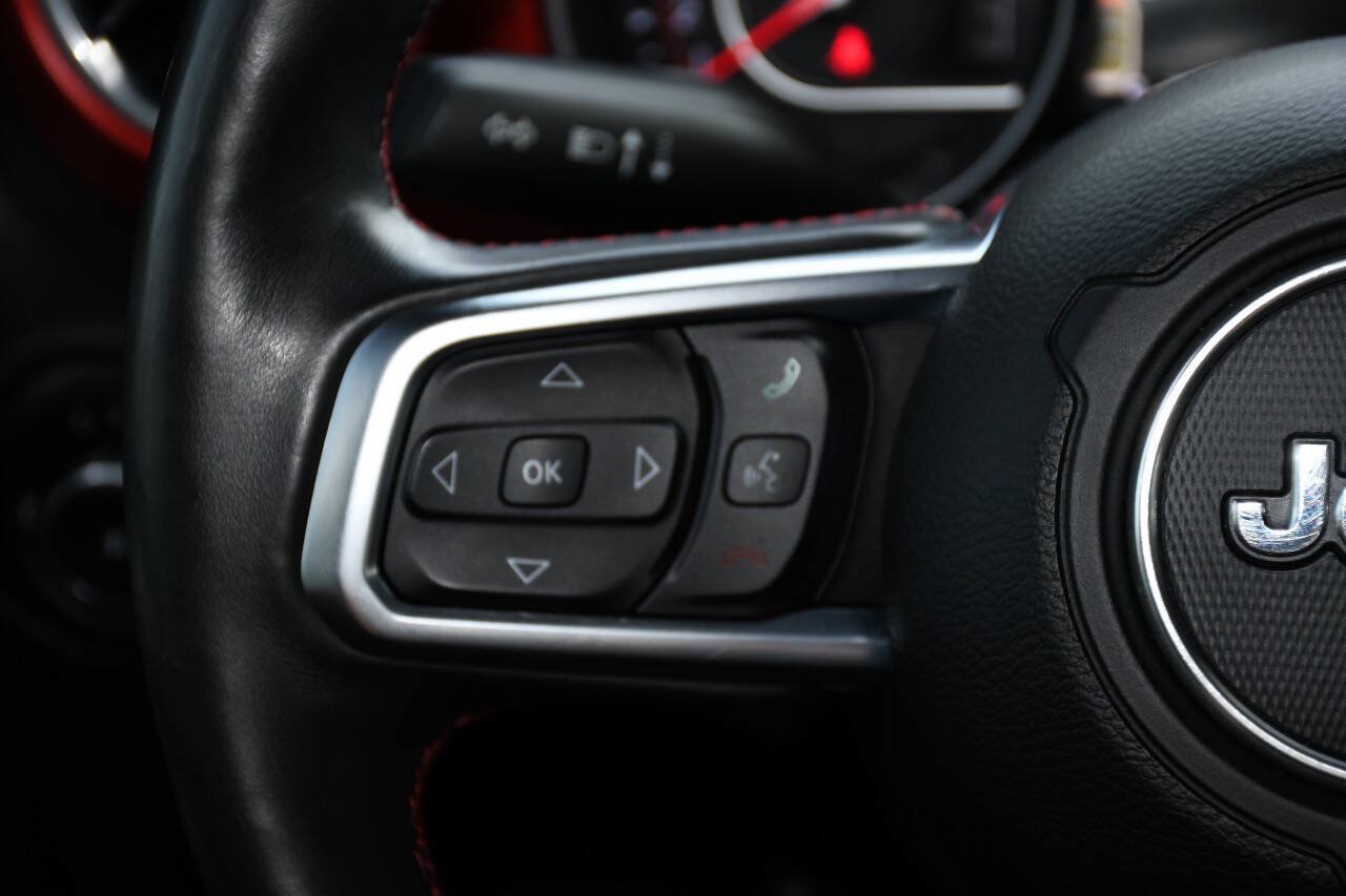 Used 2018 Jeep Wrangler Unlimited Rubicon AWD/4WD image 32