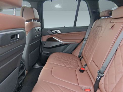 Used 2026 BMW X5 sDrive40i w/ Executive Package image 28