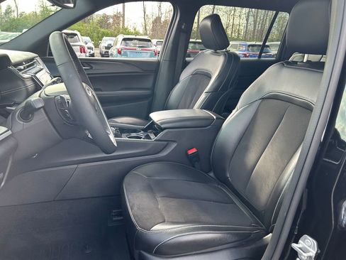 Certified 2023 Jeep Grand Cherokee L Laredo image 22