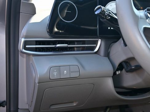 Used 2024 Hyundai Elantra SEL w/ Convenience Package image 21