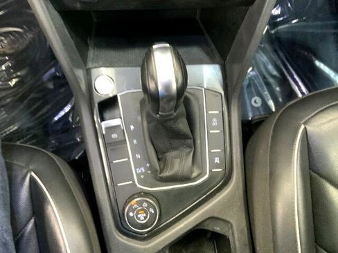 Used 2019 Volkswagen Tiguan SEL Premium image 19