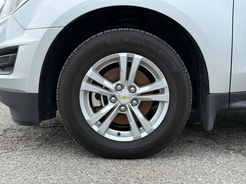 Used 2017 Chevrolet Equinox LS FWD image 11
