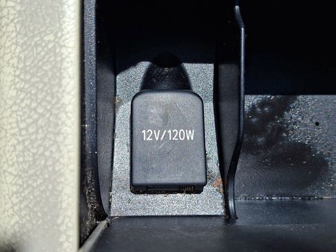 Used 2010 Toyota Camry XLE FWD image 23