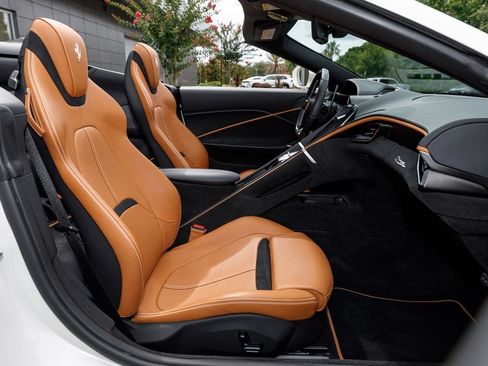 Used 2024 Ferrari Roma Spider RWD image 14