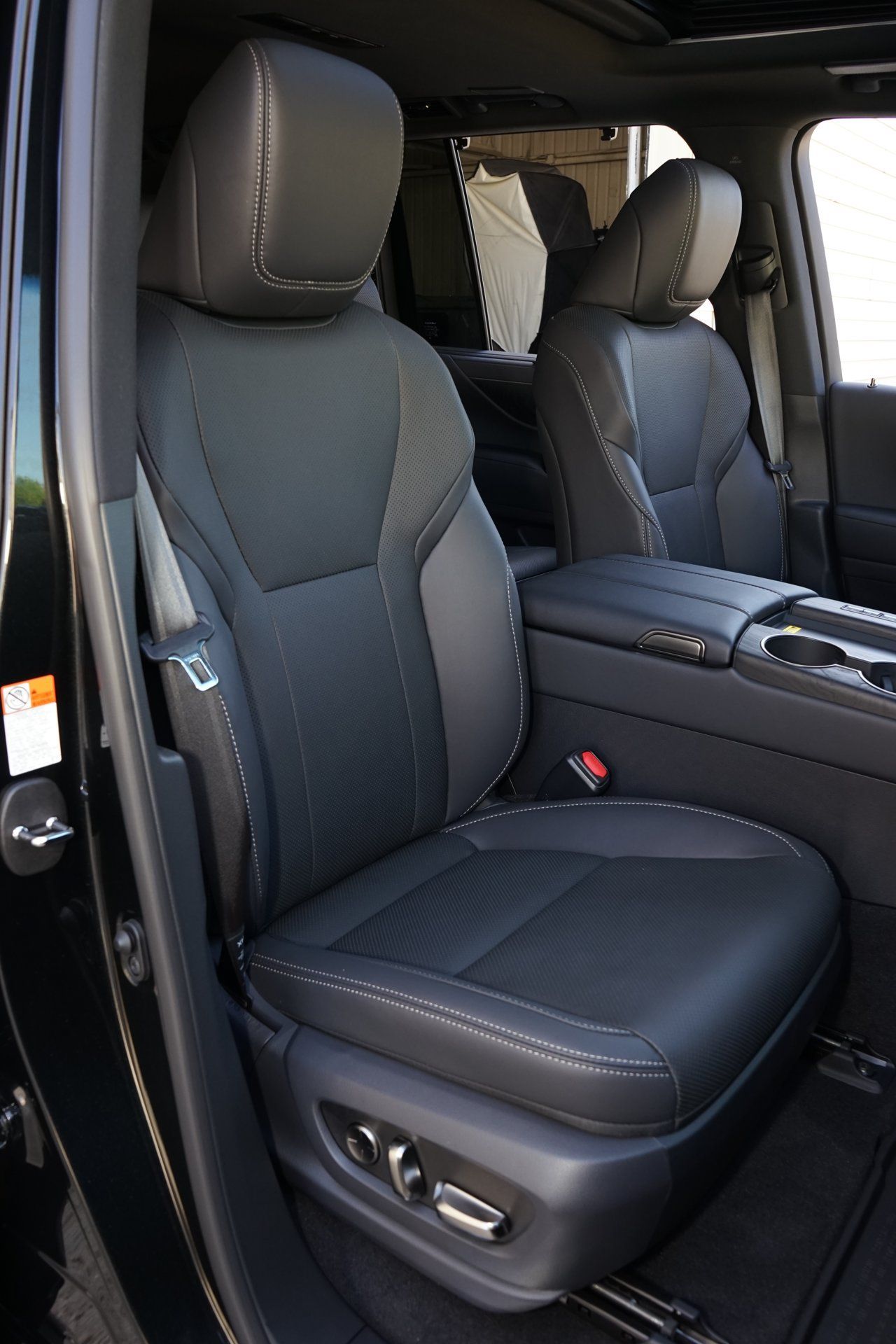 Used 2026 Lexus LX 600 4WD w/ Luxury Package image 10