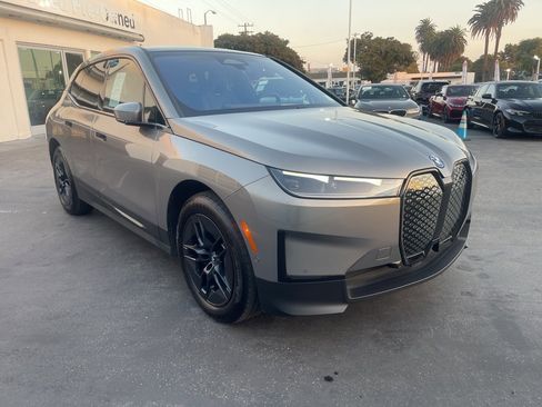 Used 2023 BMW iX xDrive50 image 1