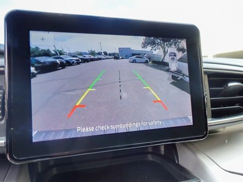Used 2023 Ford Explorer XLT w/ Equipment Group 202A RWD image 18