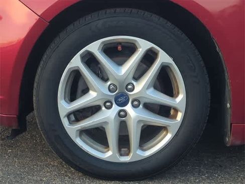 Used 2014 Ford Fusion SE image 14