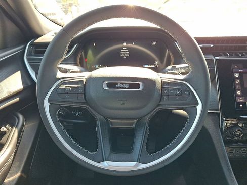 Used 2024 Jeep Grand Cherokee L Laredo AWD/4WD image 17