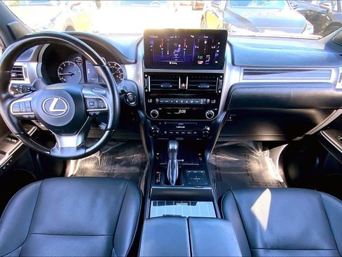 Used 2023 Lexus GX 460 Premium w/ Accessory Package AWD/4WD image 16
