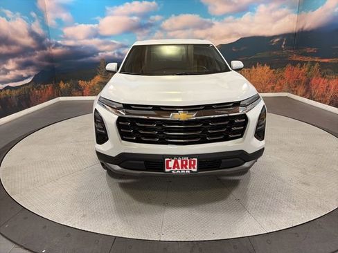 Used 2026 Chevrolet Equinox LT FWD image 3