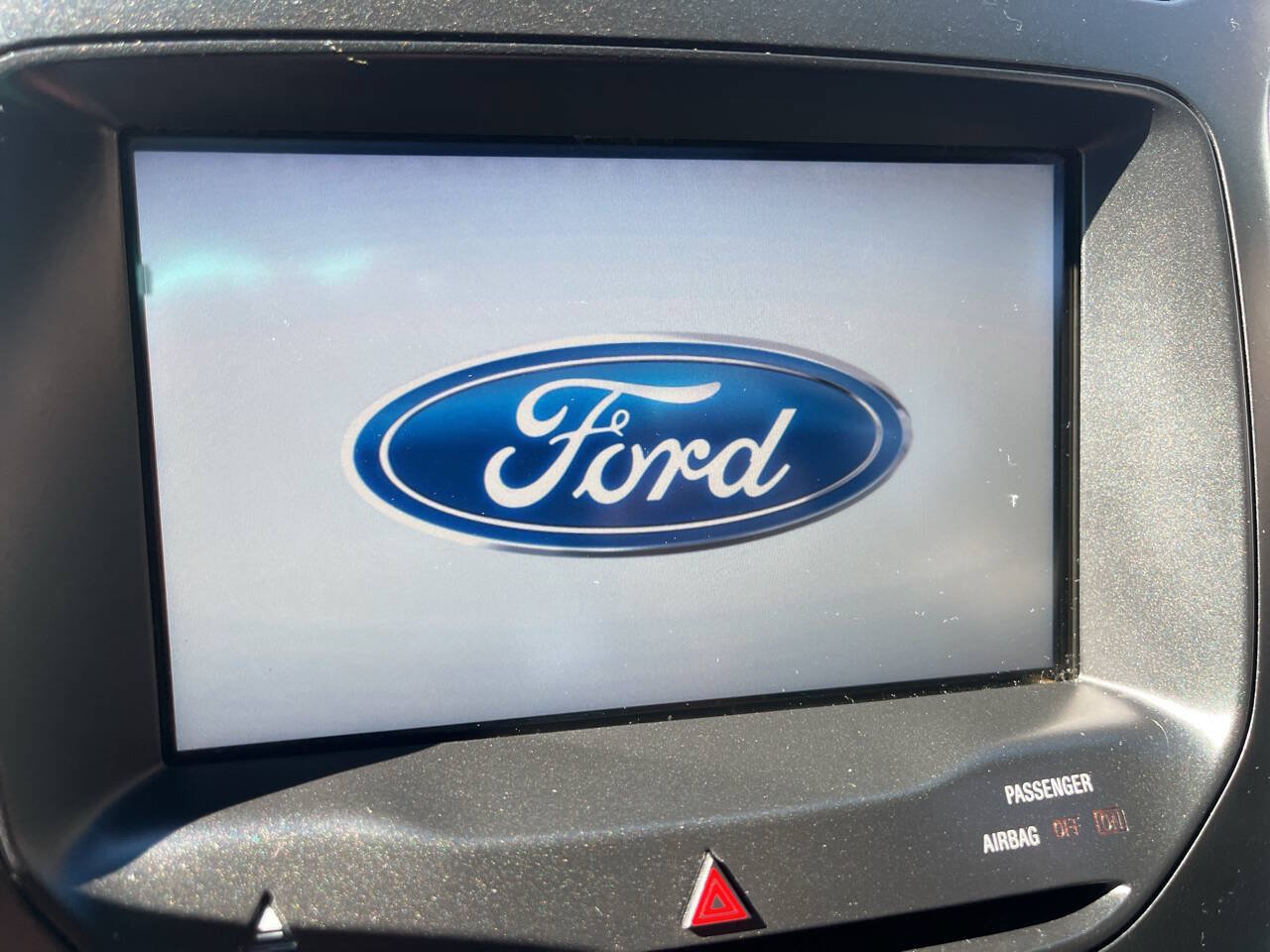 Used 2015 Ford Explorer XLT w/ Equipment Group 202B AWD/4WD image 20