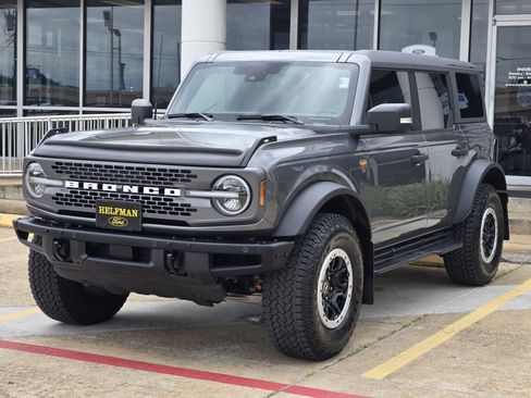 Used 2025 Ford Bronco Badlands AWD/4WD image 2