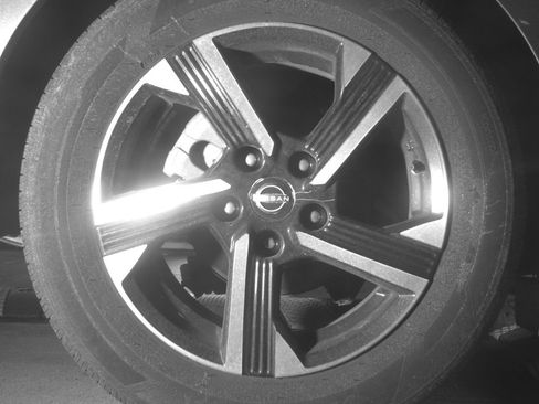 Used 2025 Nissan Sentra SV FWD image 15