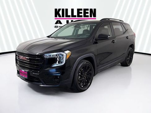 Used 2024 GMC Terrain SLT w/ Elevation Edition FWD image 3