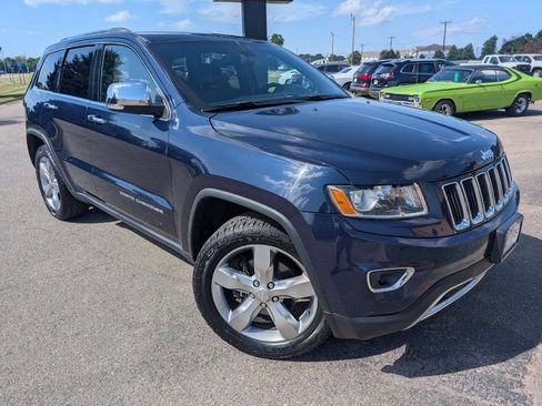 Used 2014 Jeep Grand Cherokee Limited w/ Trailer Tow Group IV AWD/4WD image 3