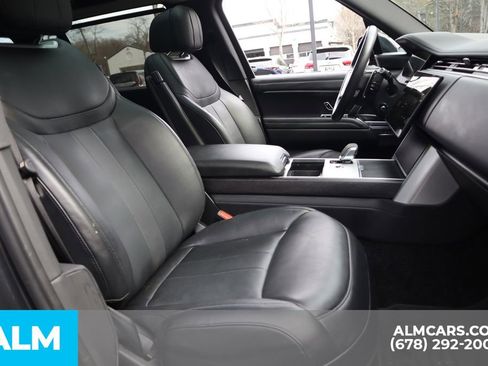 Used 2025 Land Rover Range Rover Long Wheelbase SE image 32