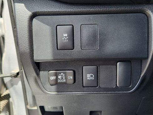 Used 2023 Toyota Tacoma SR image 16