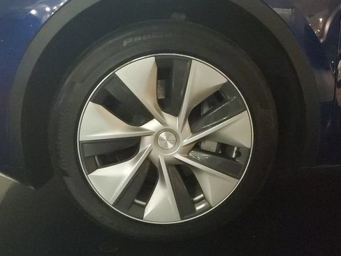 Used 2023 Tesla Model Y Long Range AWD/4WD image 7