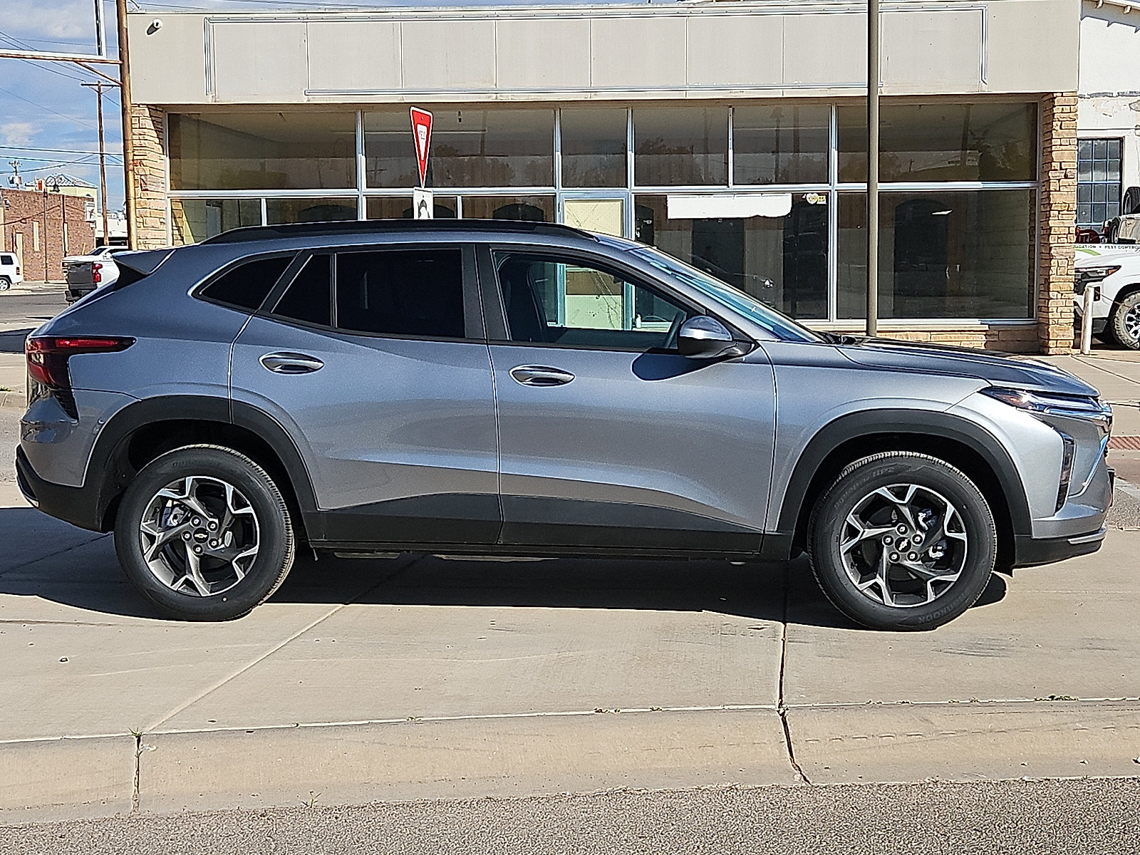 New 2026 Chevrolet Trax LT w/ LT Convenience Package FWD image 5