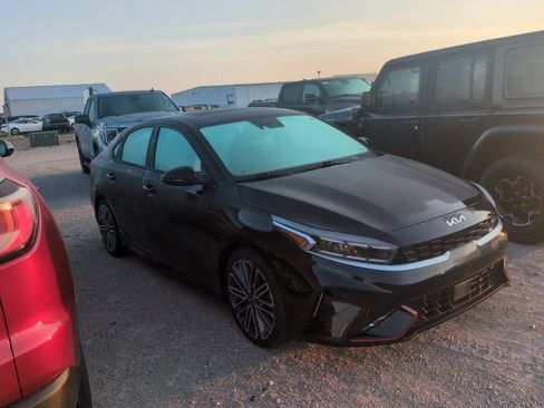 Used 2023 Kia Forte GT w/ GT2 Package image 4