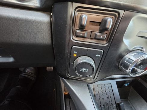 Used 2025 Ford F550 4x4 Crew Cab Super Duty image 21